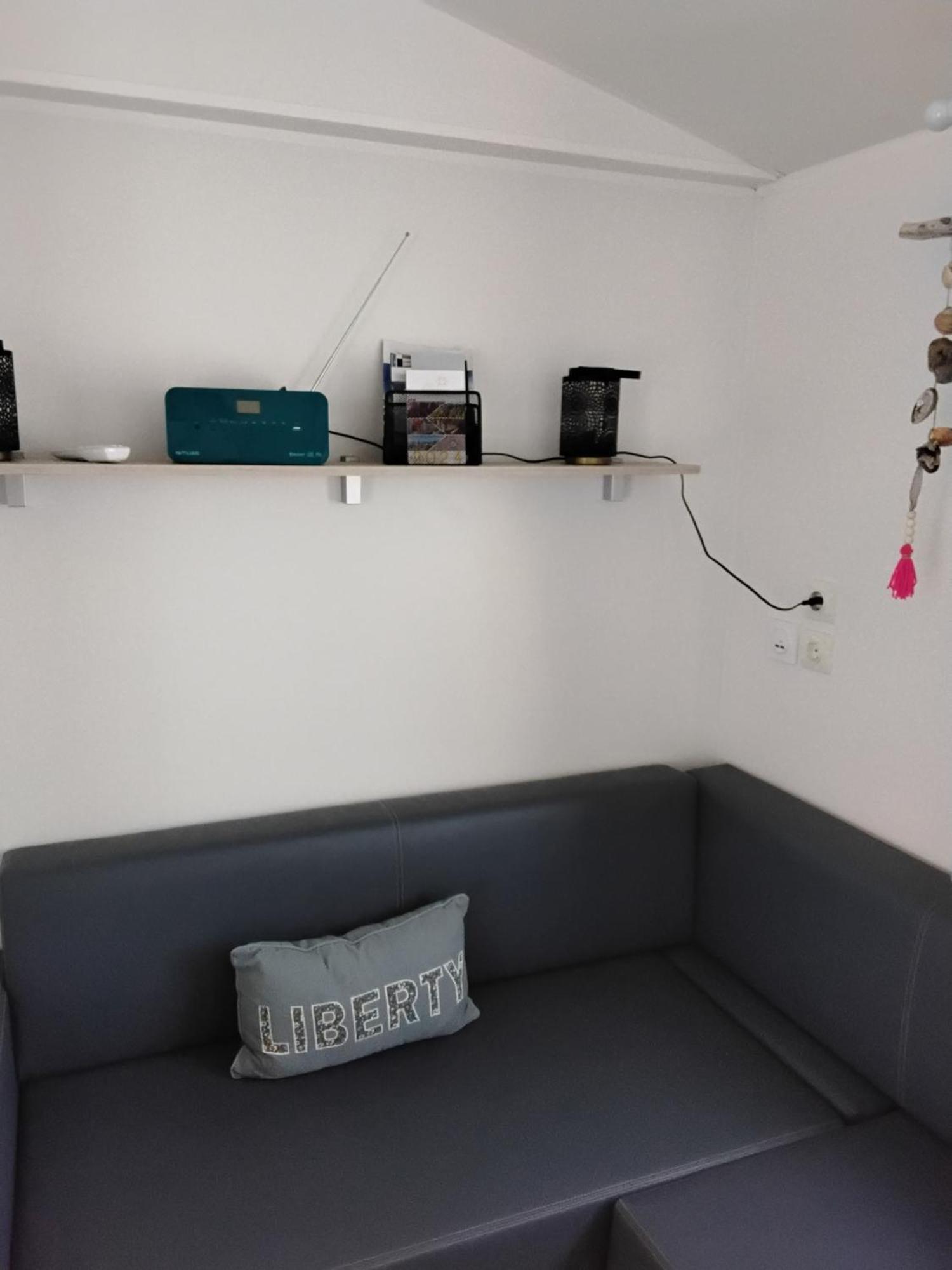 Mobil Home Le Castellas Bertrand /Stehlin Sète Exteriör bild
