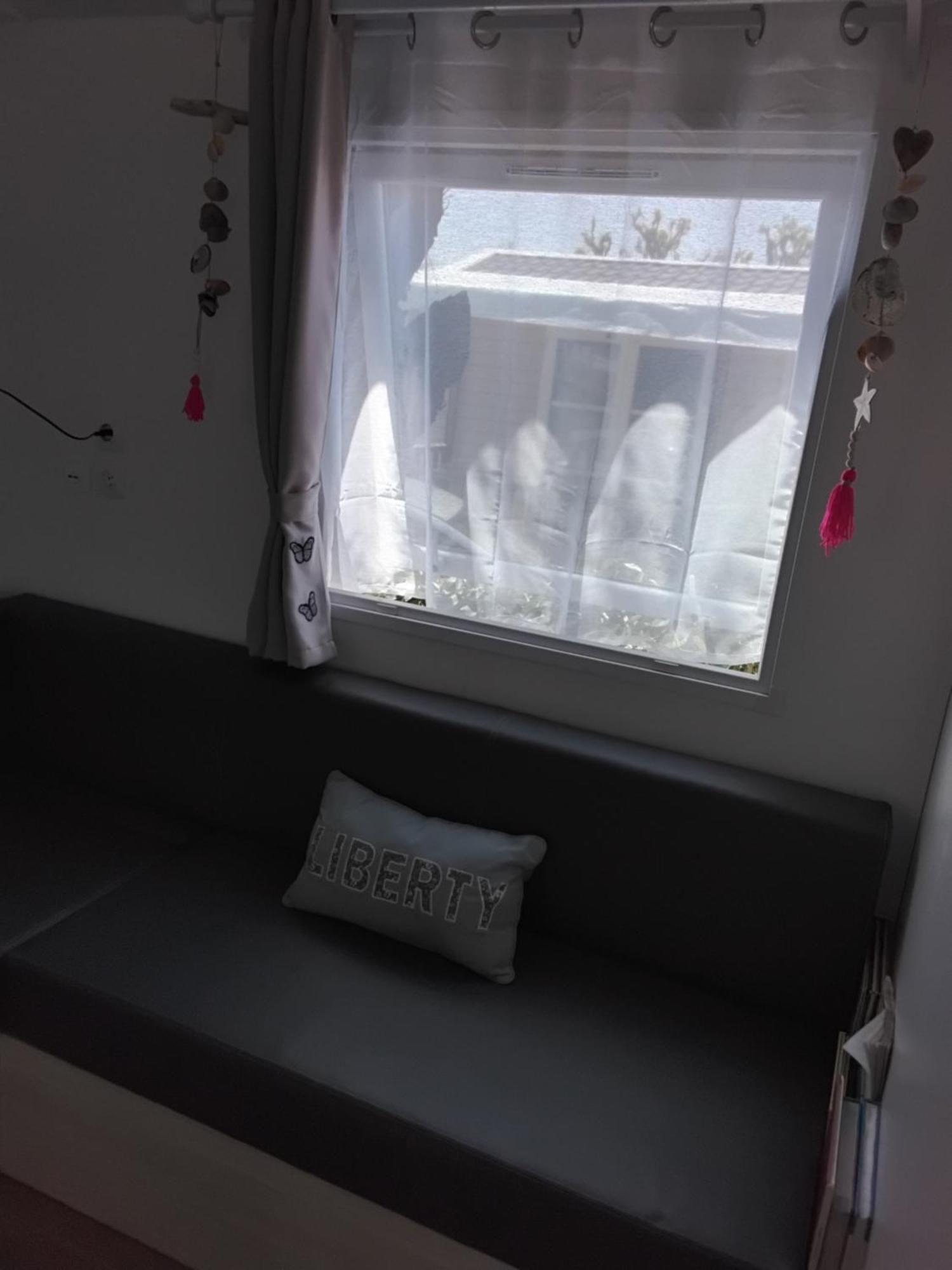 Mobil Home Le Castellas Bertrand /Stehlin Sète Exteriör bild